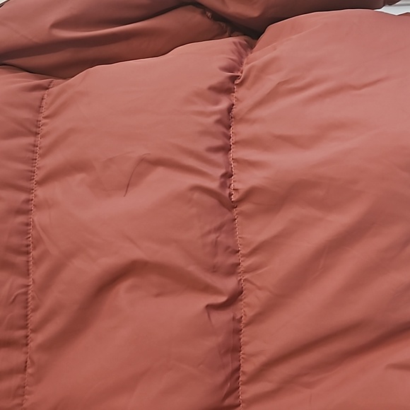 Fabletics Wander Cropped Puffer Jacket Cherry Mocha Adjustable Womens Medium - Picture 16 of 16